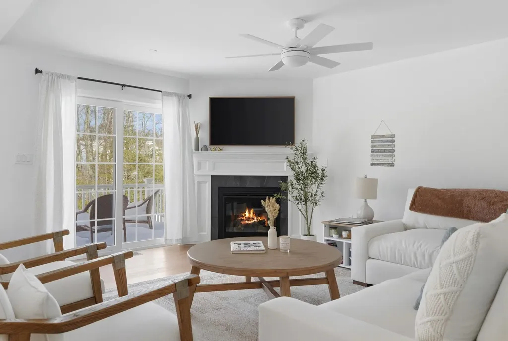 25 Forestedge Way Manchester NH 03102