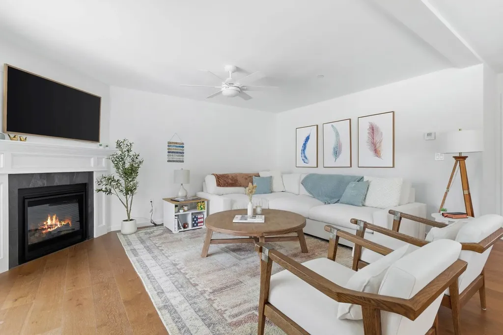 25 Forestedge Way Manchester NH 03102