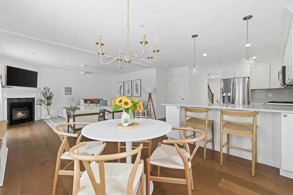 25 Forestedge Way Manchester NH 03102