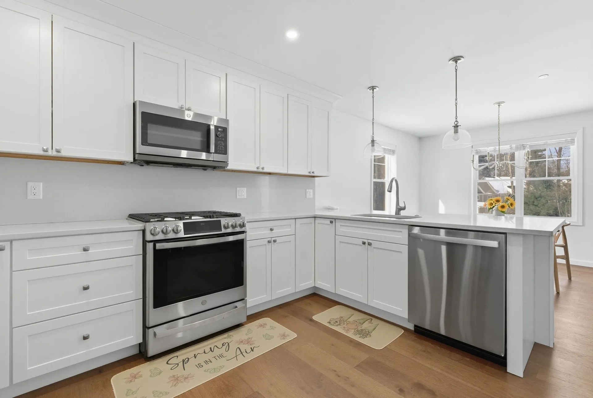 25 Forestedge Way Manchester NH 03102