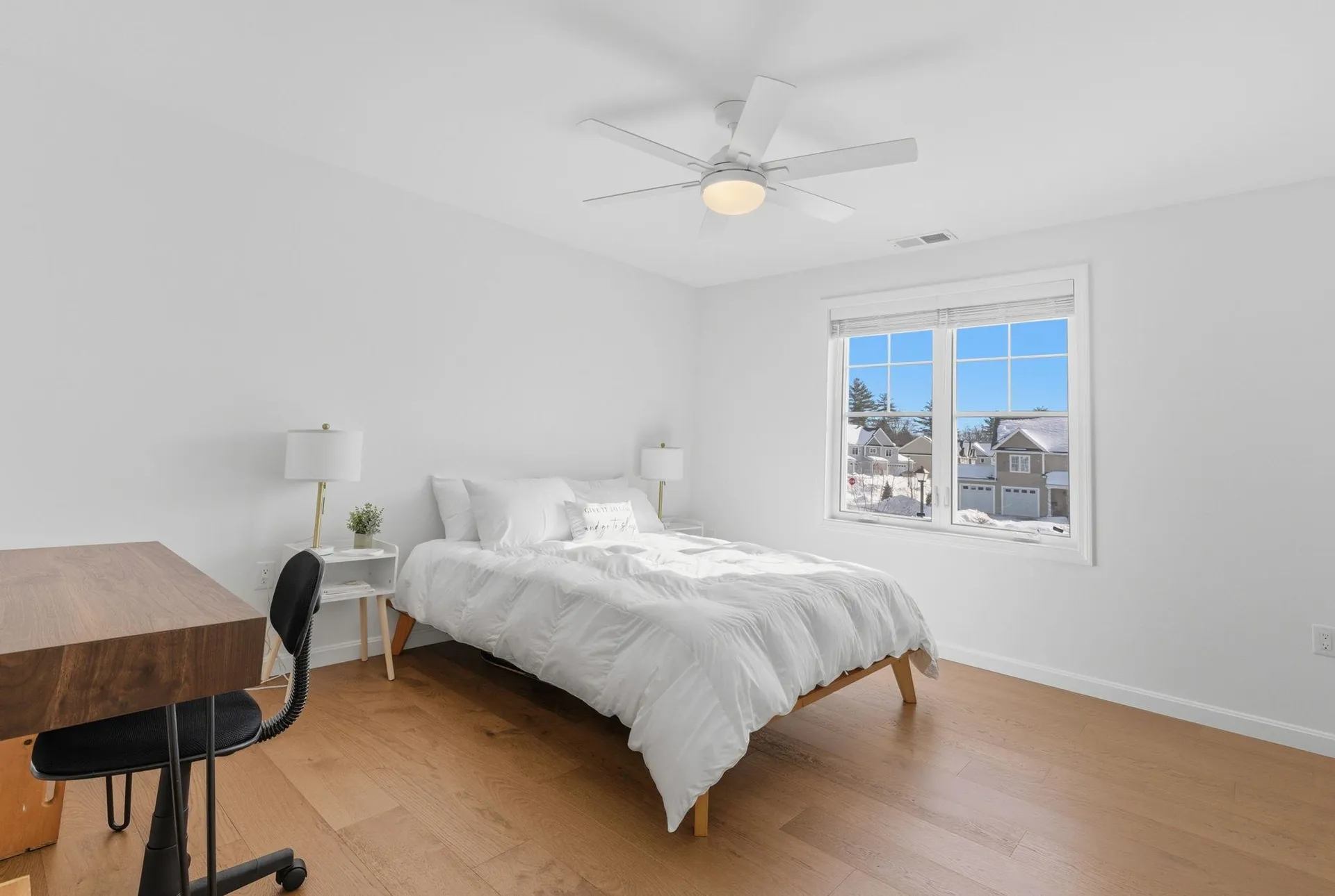 25 Forestedge Way Manchester NH 03102