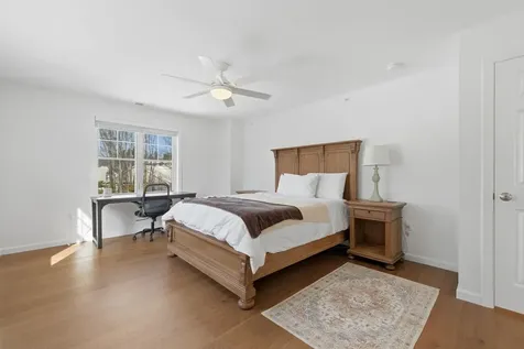 25 Forestedge Way Manchester NH 03102