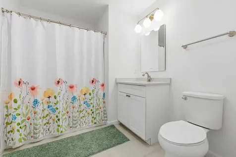 25 Forestedge Way Manchester NH 03102