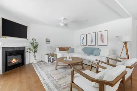 25 Forestedge Way Manchester NH 03102