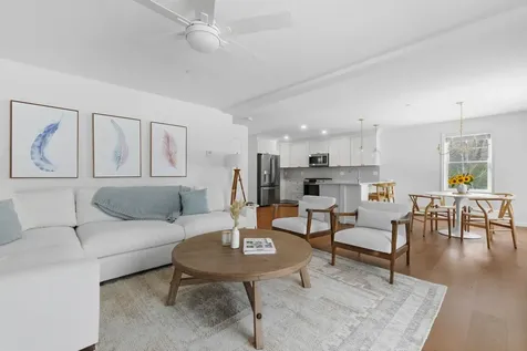 25 Forestedge Way Manchester NH 03102