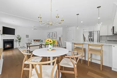 25 Forestedge Way Manchester NH 03102