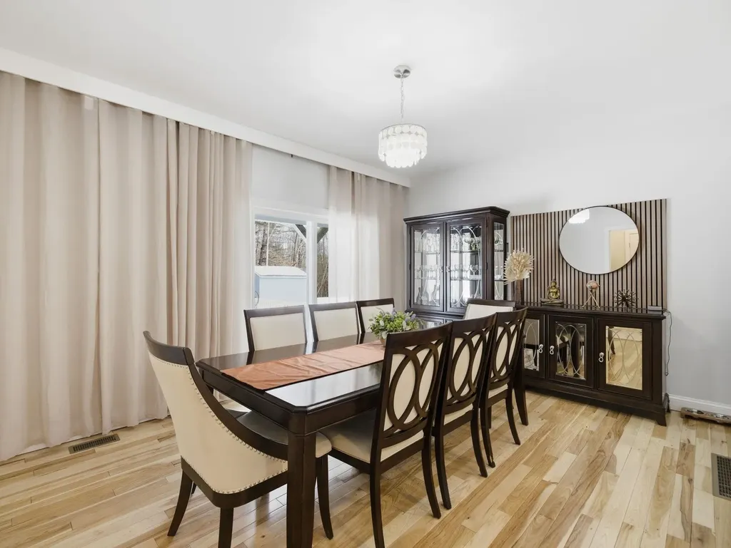 6 Wilshire Lane Pelham NH 03076