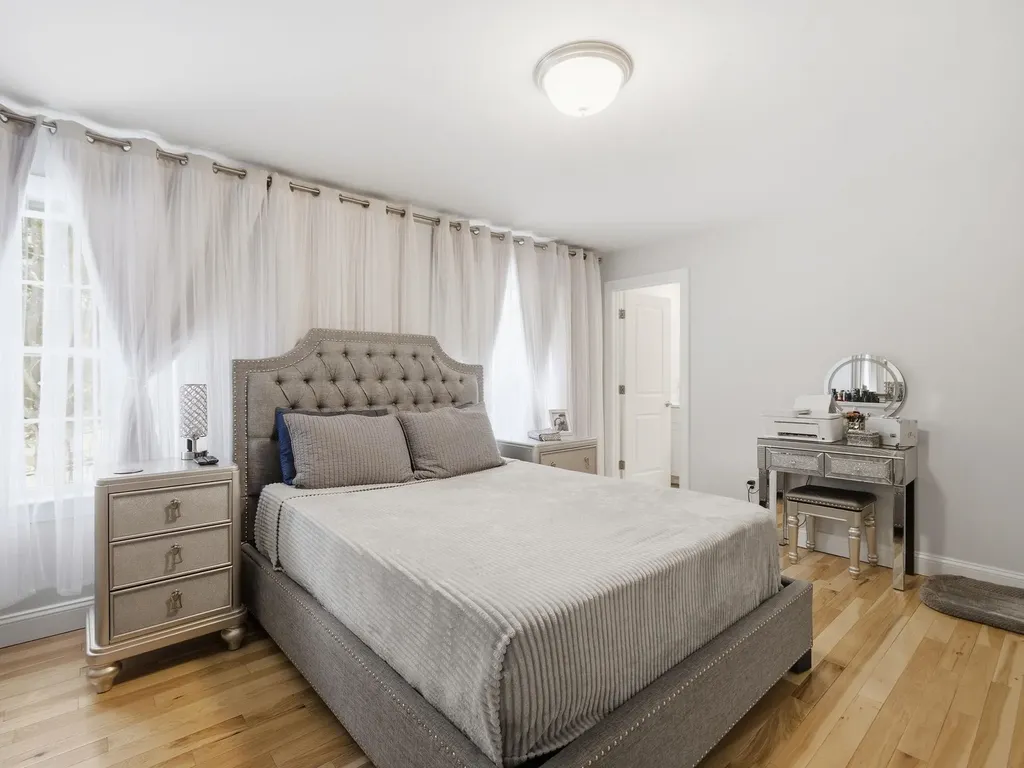 6 Wilshire Lane Pelham NH 03076