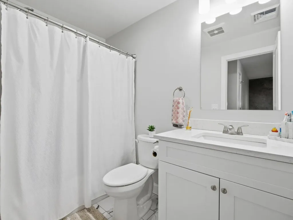 6 Wilshire Lane Pelham NH 03076