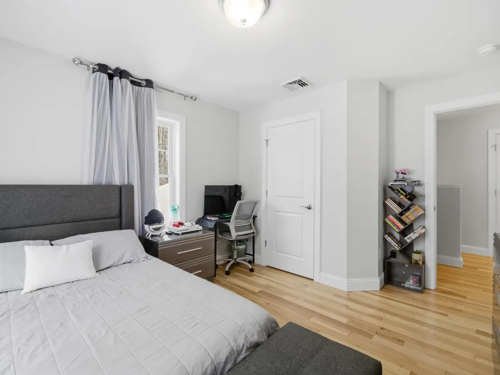 6 Wilshire Lane Pelham NH 03076