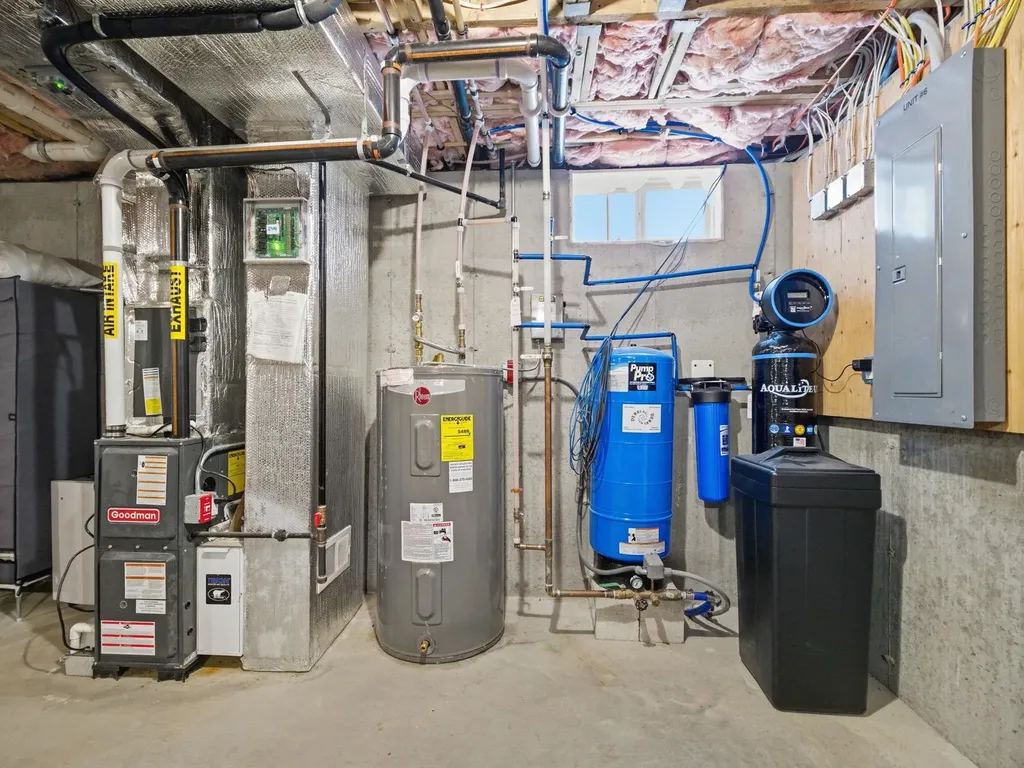 6 Wilshire Lane Pelham NH 03076