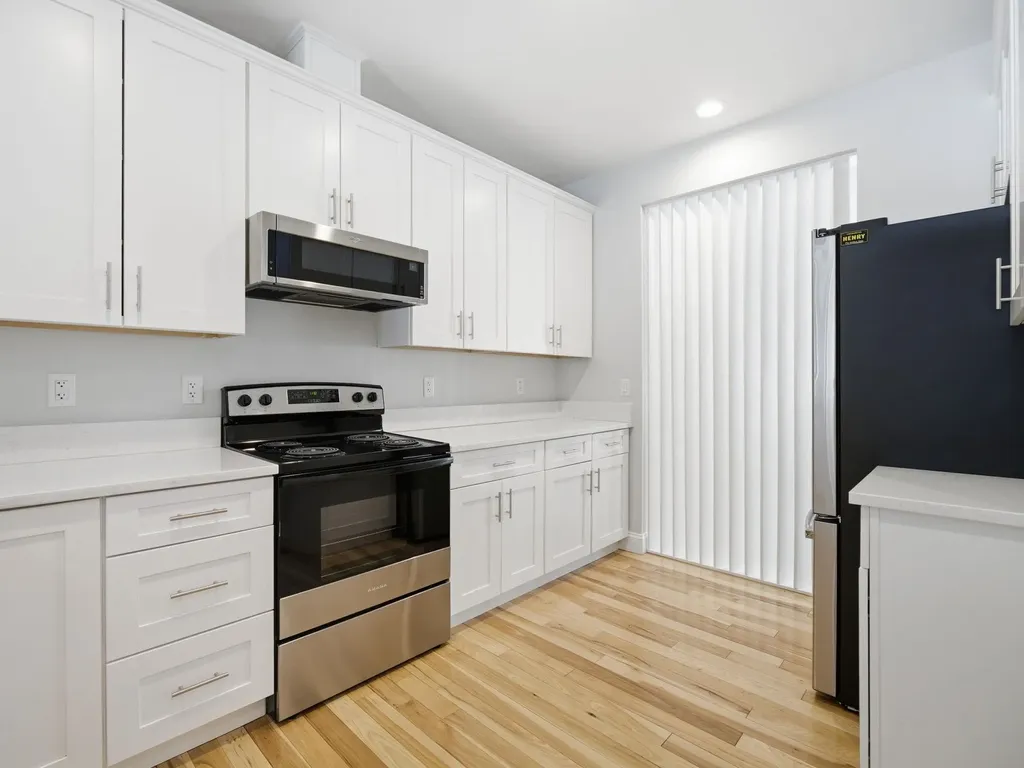 6 Wilshire Lane Pelham NH 03076