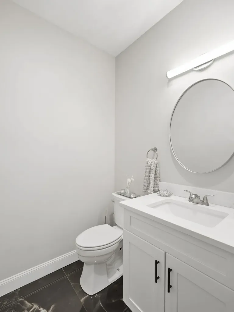 4 Wilshire Lane Pelham NH 03076