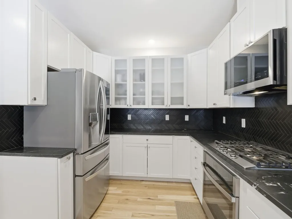 4 Wilshire Lane Pelham NH 03076