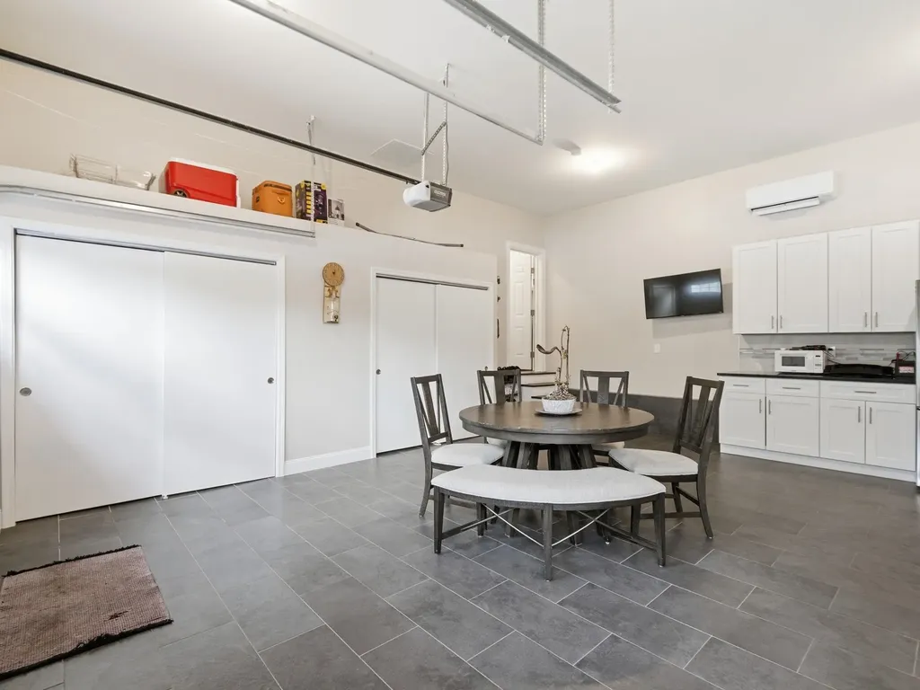 4 Wilshire Lane Pelham NH 03076