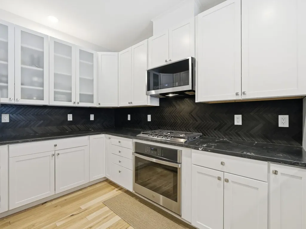 4 Wilshire Lane Pelham NH 03076