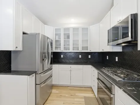 4 Wilshire Lane Pelham NH 03076