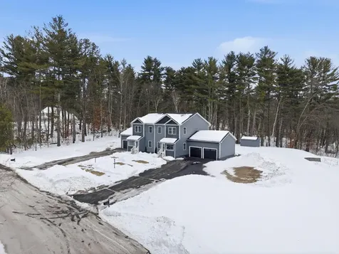 4 Wilshire Lane Pelham NH 03076
