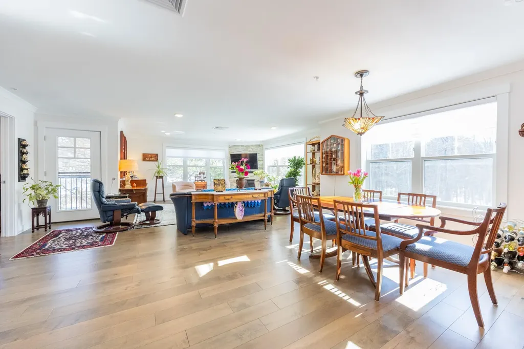 2075 Lafayette Road Portsmouth NH 03801