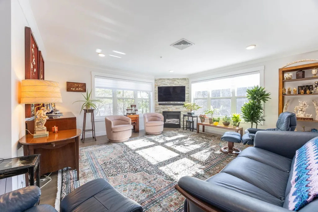 2075 Lafayette Road Portsmouth NH 03801