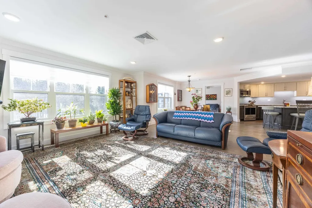 2075 Lafayette Road Portsmouth NH 03801