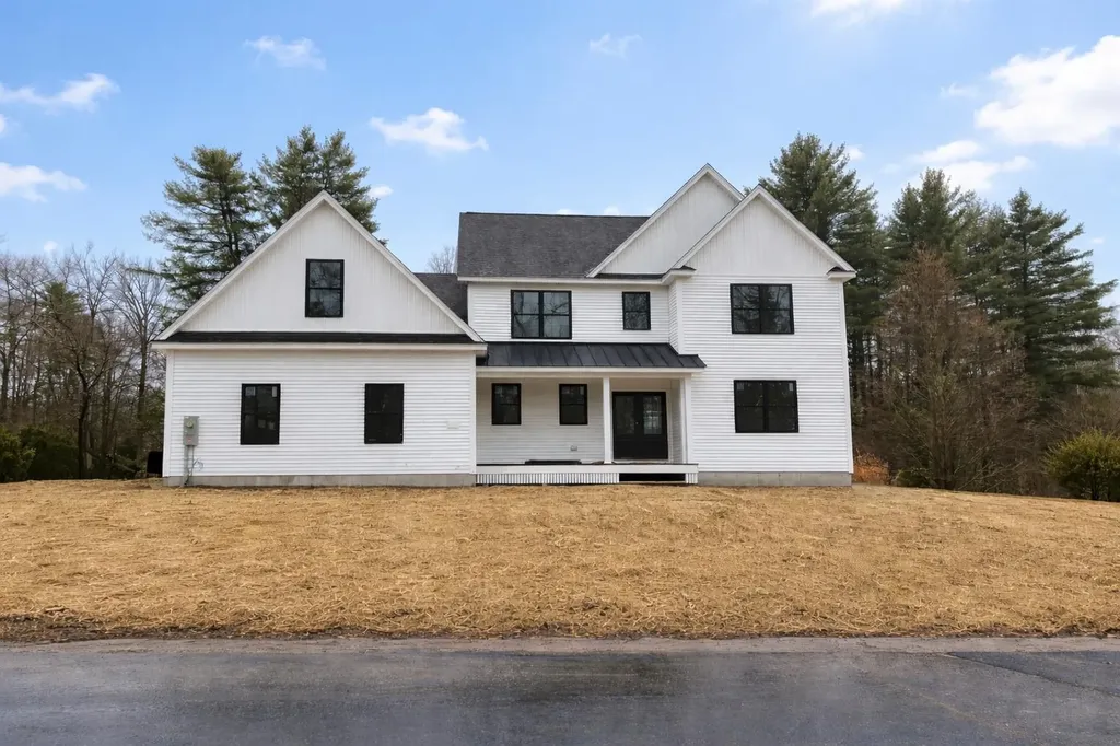 61 Whitford Street Manchester NH 03104