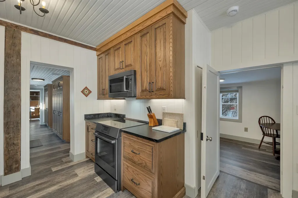 215 Spring Road Peterborough NH 03458