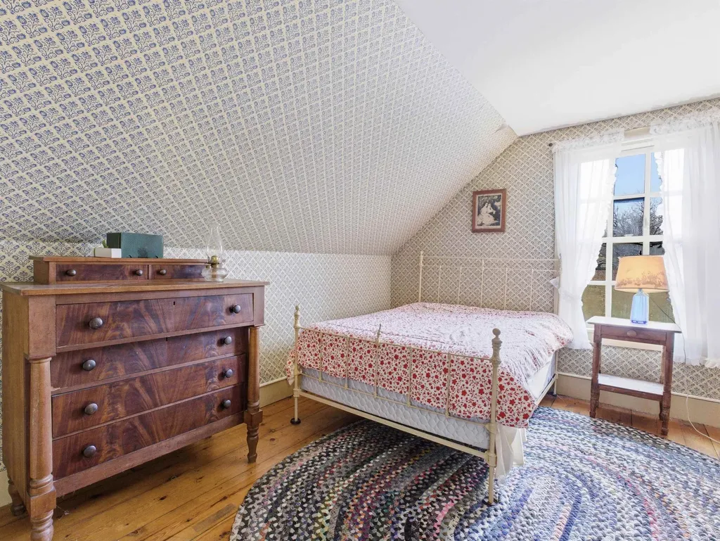 762A Mclaren Hill Road Barnet VT 05821