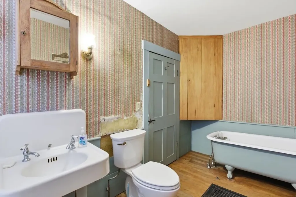 762A Mclaren Hill Road Barnet VT 05821