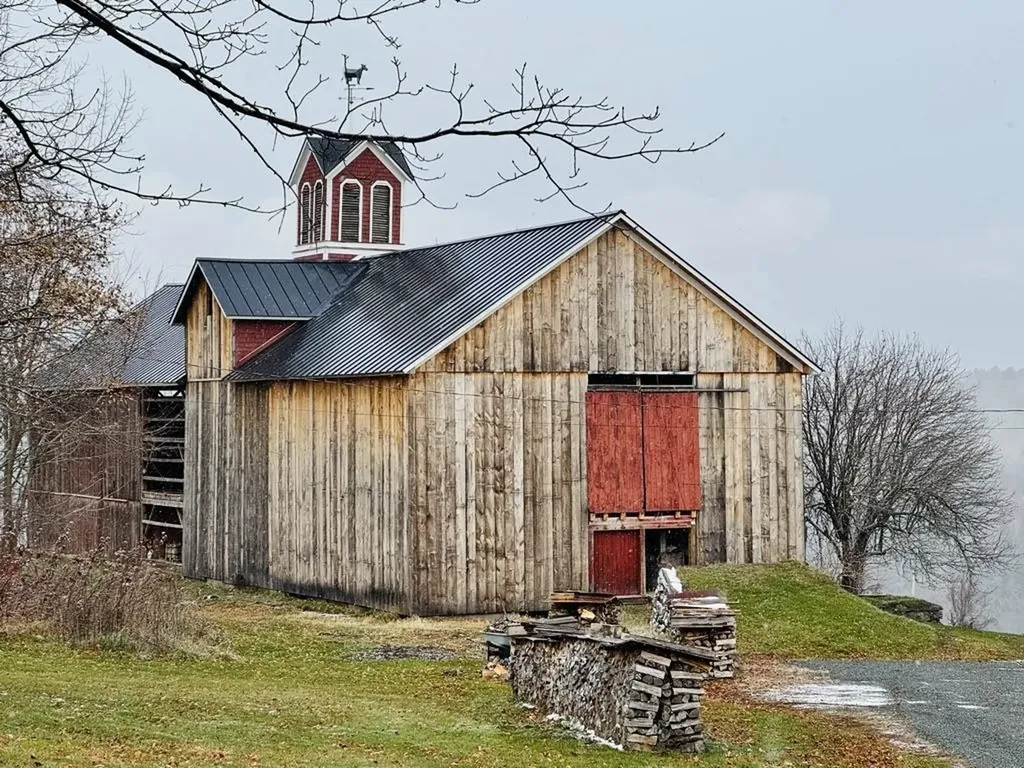 762A Mclaren Hill Road Barnet VT 05821