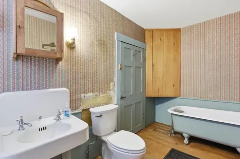 762A Mclaren Hill Road Barnet VT 05821