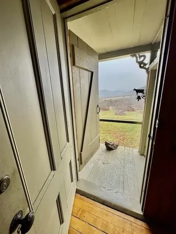 762A Mclaren Hill Road Barnet VT 05821