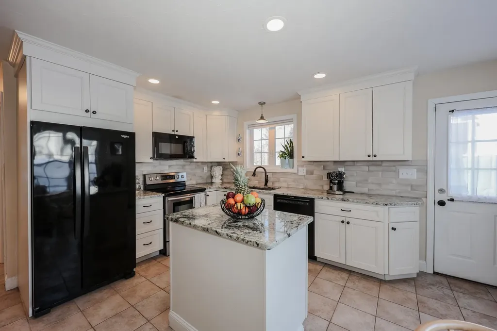 21 W Shore Avenue Manchester NH 03109