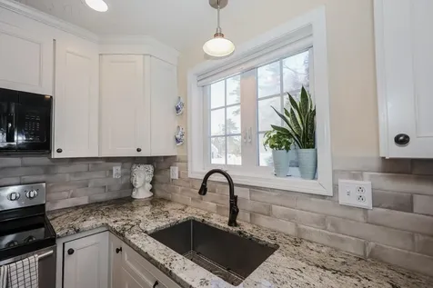 21 W Shore Avenue Manchester NH 03109