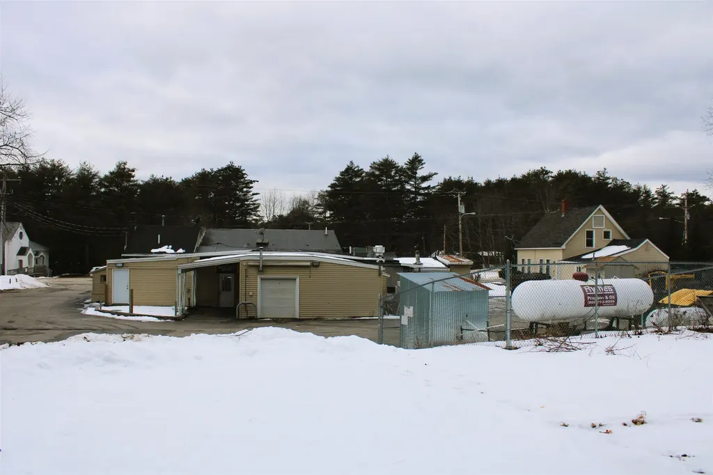 105 107 Maple Street Barnstead NH 03218