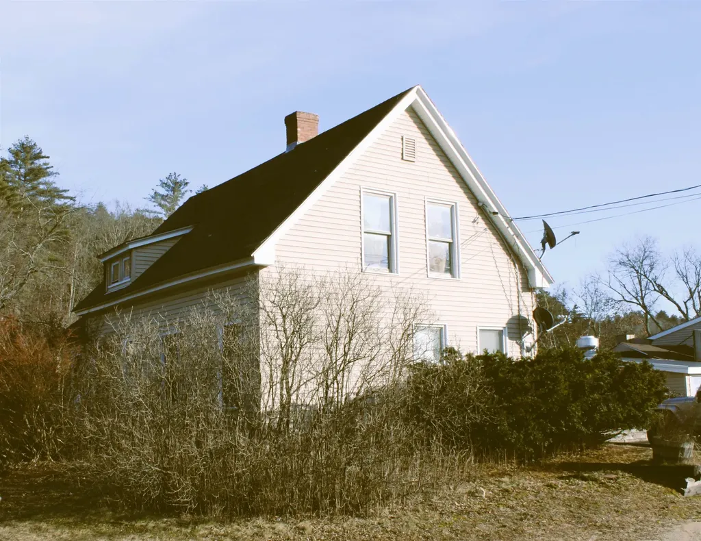 105 107 Maple Street Barnstead NH 03218
