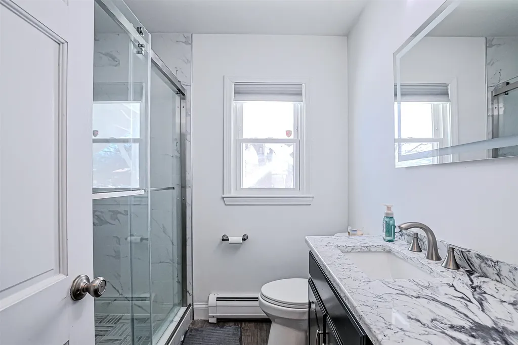 4 Farmer Street Manchester NH 03104