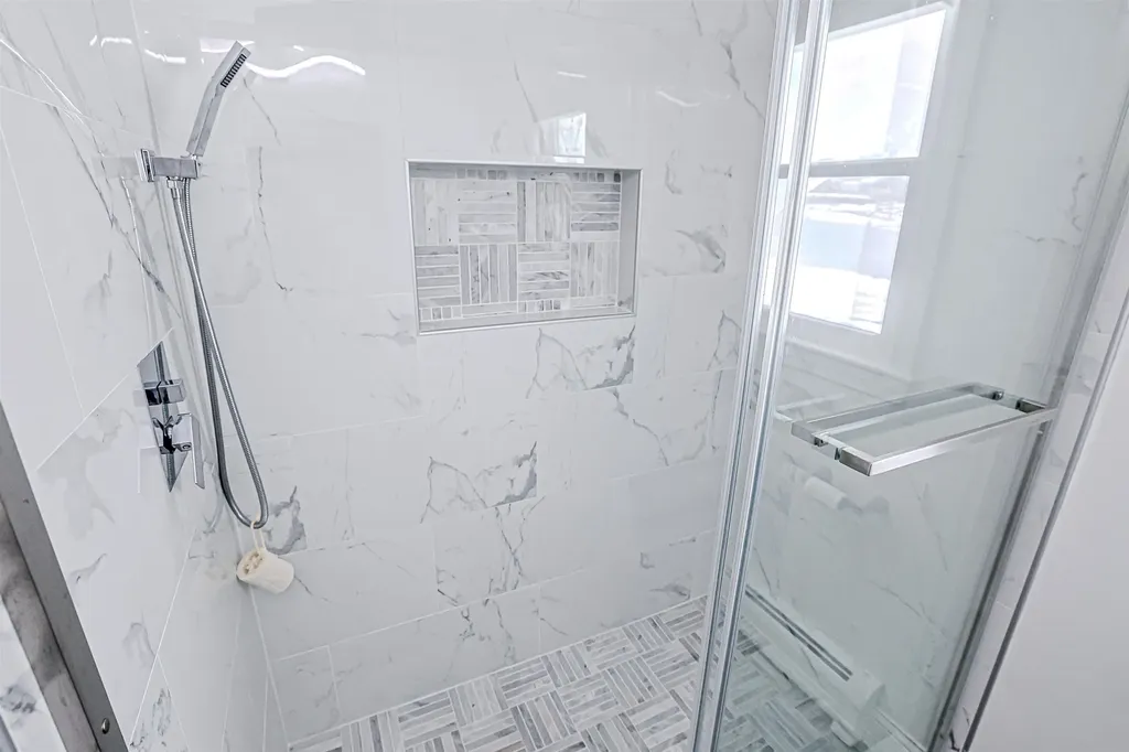 4 Farmer Street Manchester NH 03104