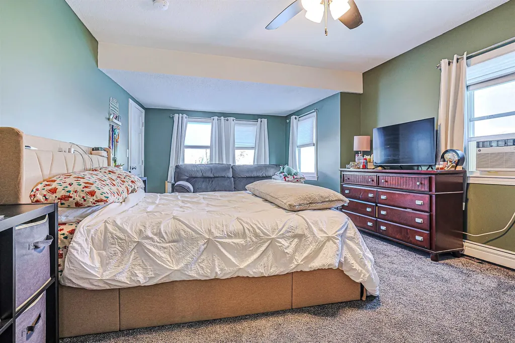 4 Farmer Street Manchester NH 03104