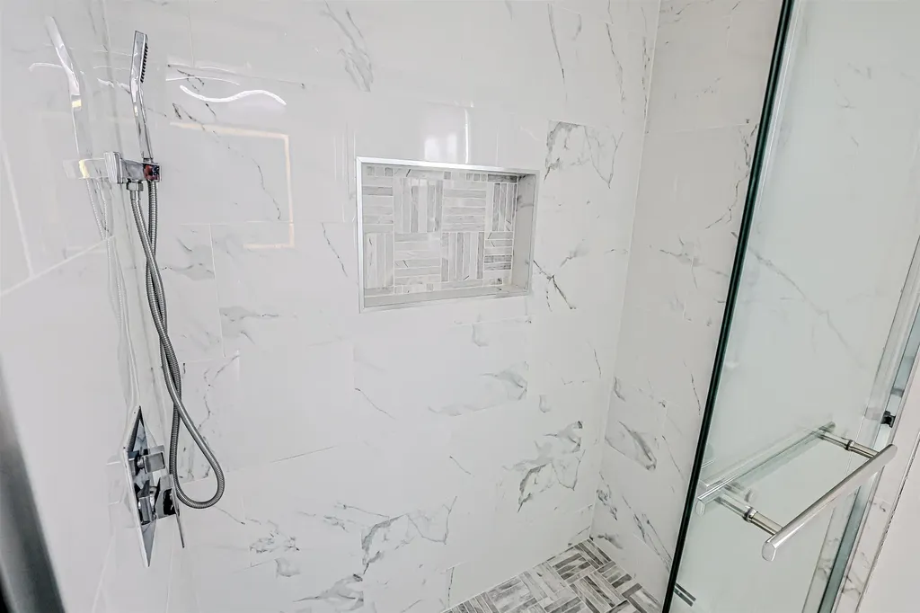 4 Farmer Street Manchester NH 03104