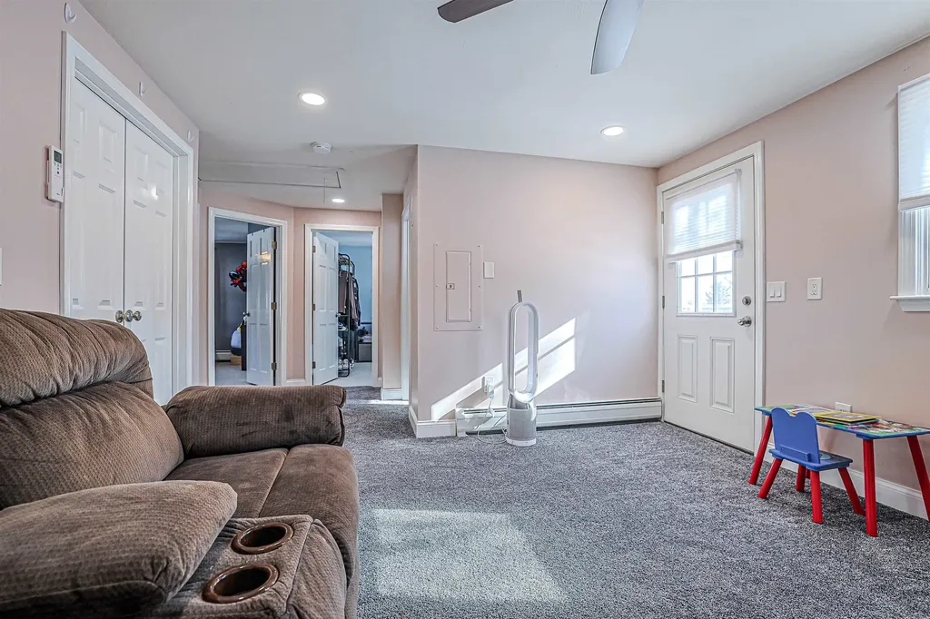 4 Farmer Street Manchester NH 03104