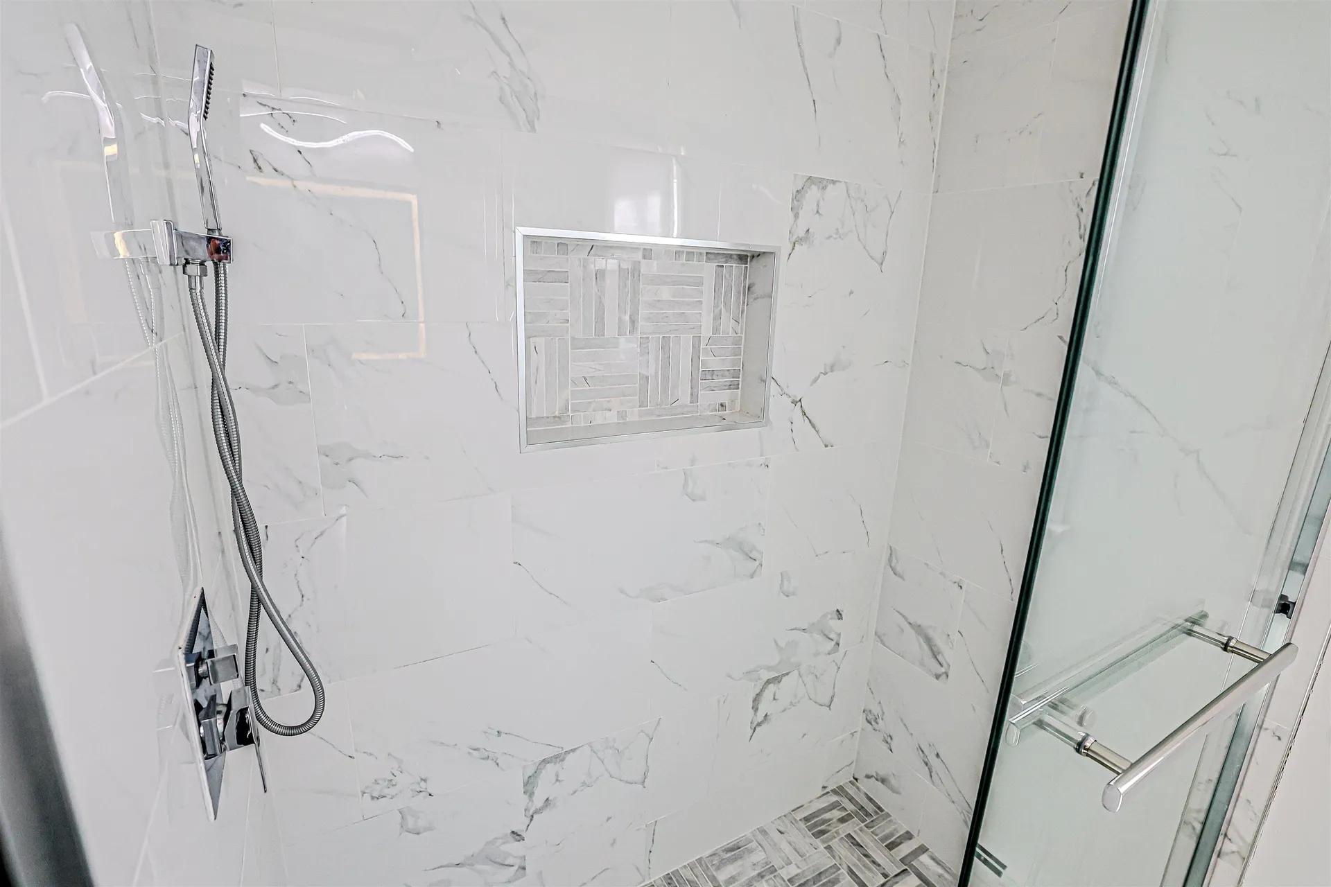 4 Farmer Street Manchester NH 03104