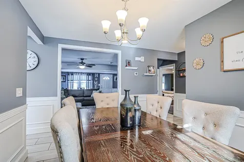 4 Farmer Street Manchester NH 03104