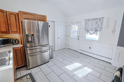 4 Farmer Street Manchester NH 03104