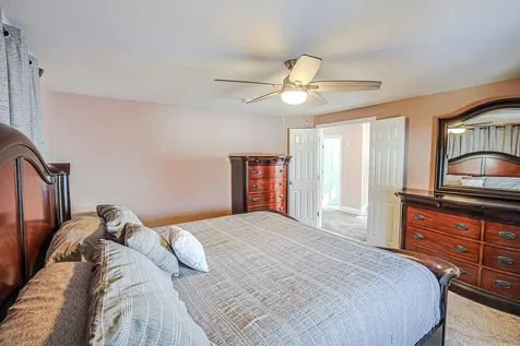 4 Farmer Street Manchester NH 03104