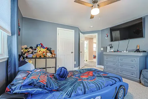 4 Farmer Street Manchester NH 03104