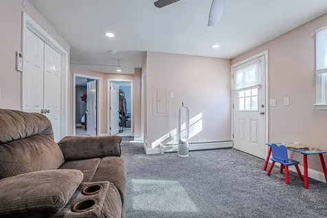 4 Farmer Street Manchester NH 03104