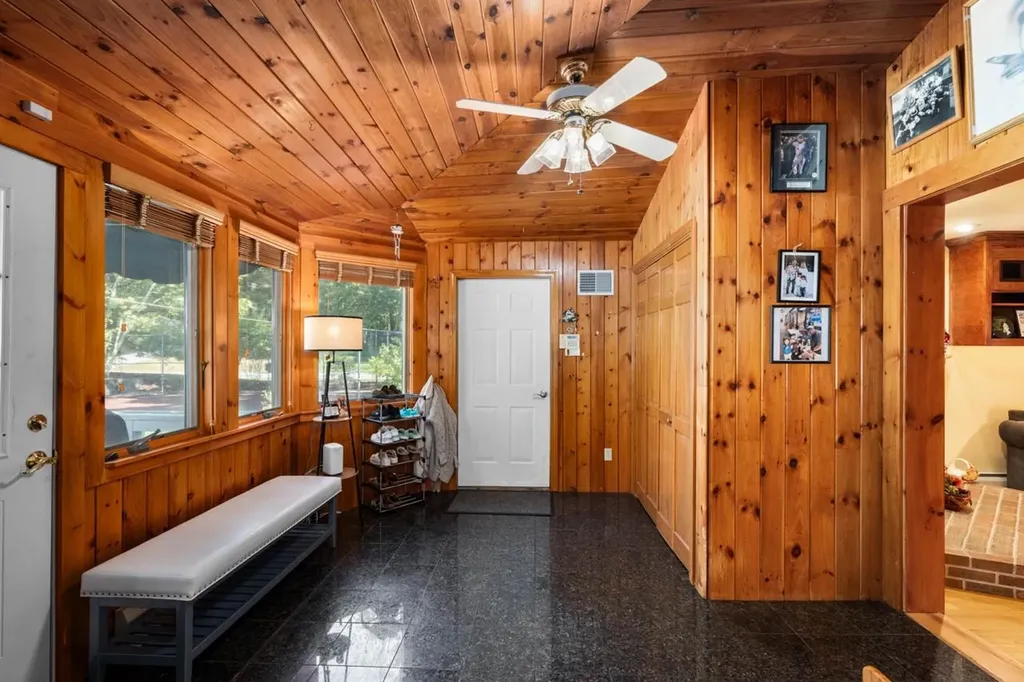 32 Lindsay Road Hooksett NH 03106