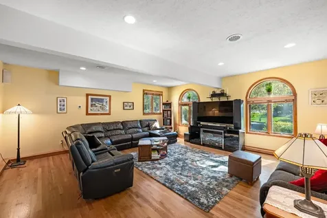 32 Lindsay Road Hooksett NH 03106