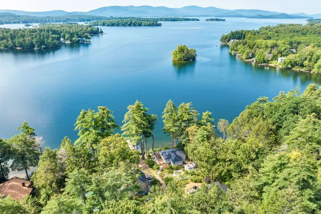 92 Canopache Road Wolfeboro NH 03894